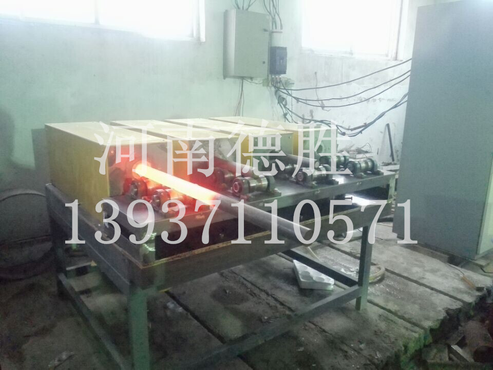 汽車半軸中頻鍛造爐工作現(xiàn)場_副本